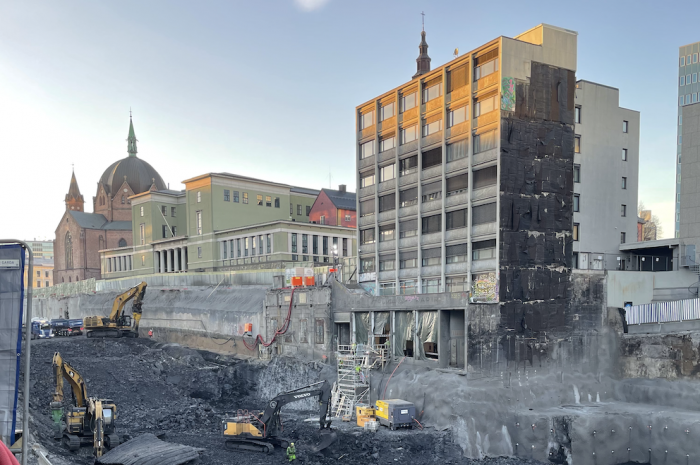 På kanten der Ring 1 en gang gikk, balanserer Grubbegata 14 nå på kanten av «stupet». Foto: Magna Prosjekt